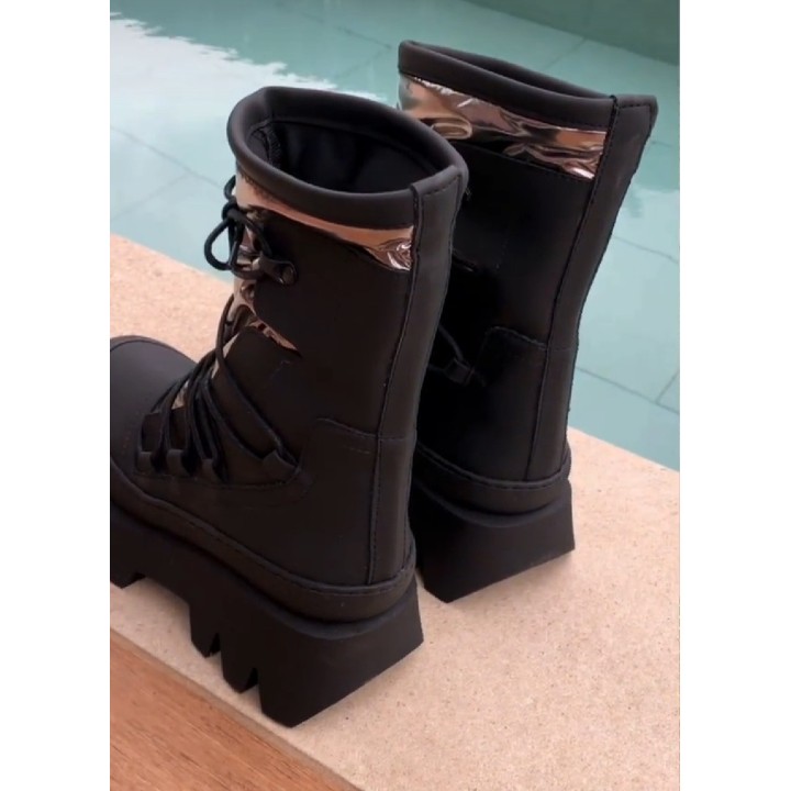 BOTA APRES SKY