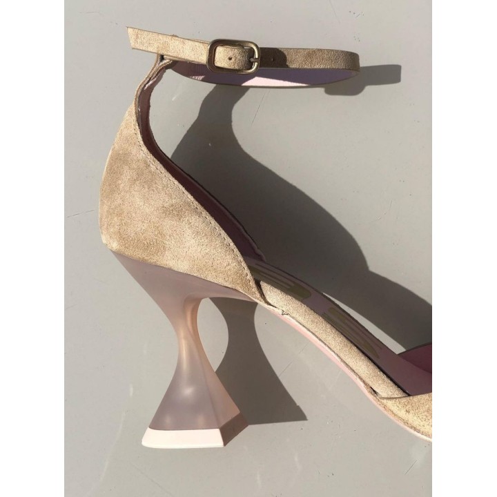ZAPATO STILETTO FLOR ANTE