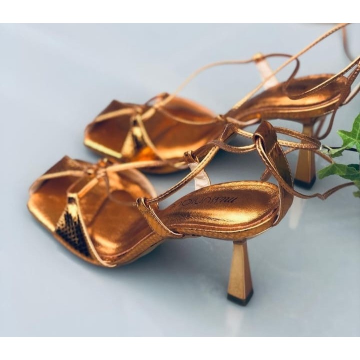 SANDALIA TACON ALTO PIEL