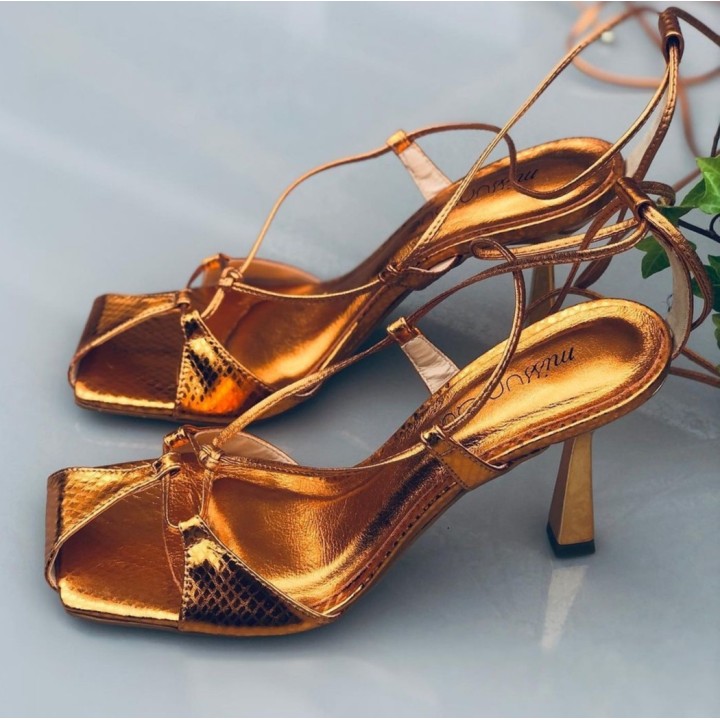 SANDALIA TACON ALTO PIEL