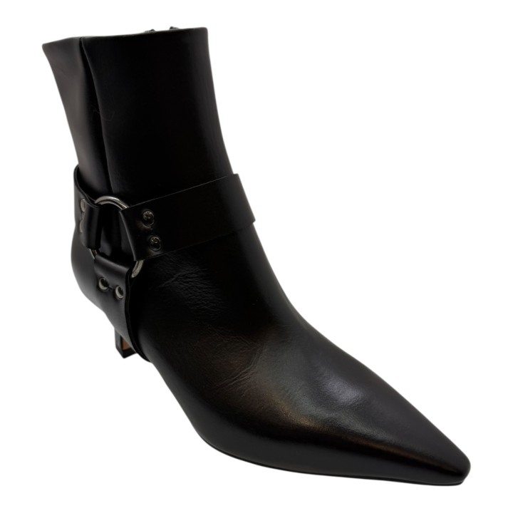 BOTIN PUNTERA PIEL
